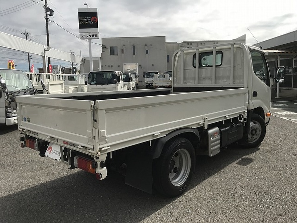 日野　デュトロ