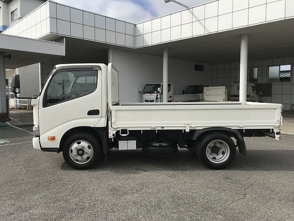 日野　デュトロ