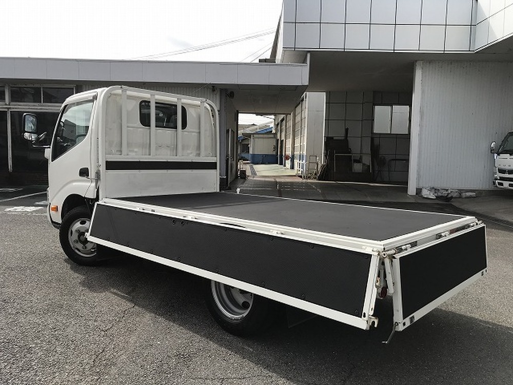 日野　デュトロ
