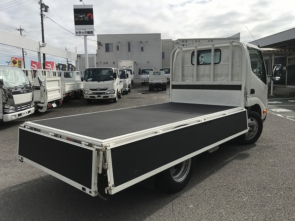 日野　デュトロ