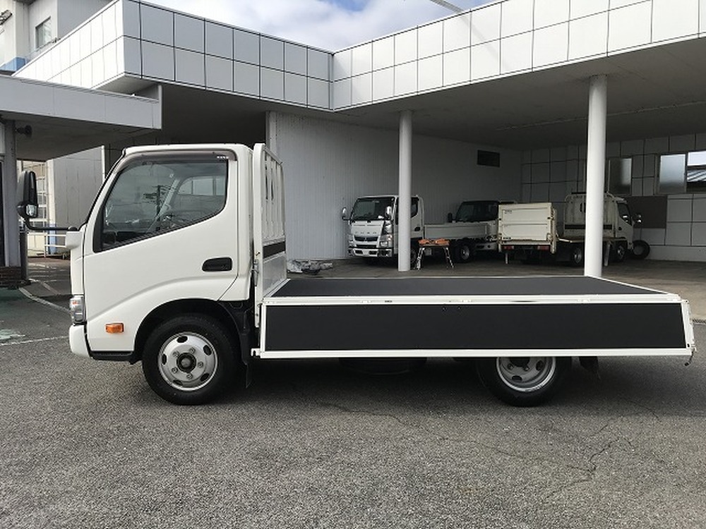 日野　デュトロ
