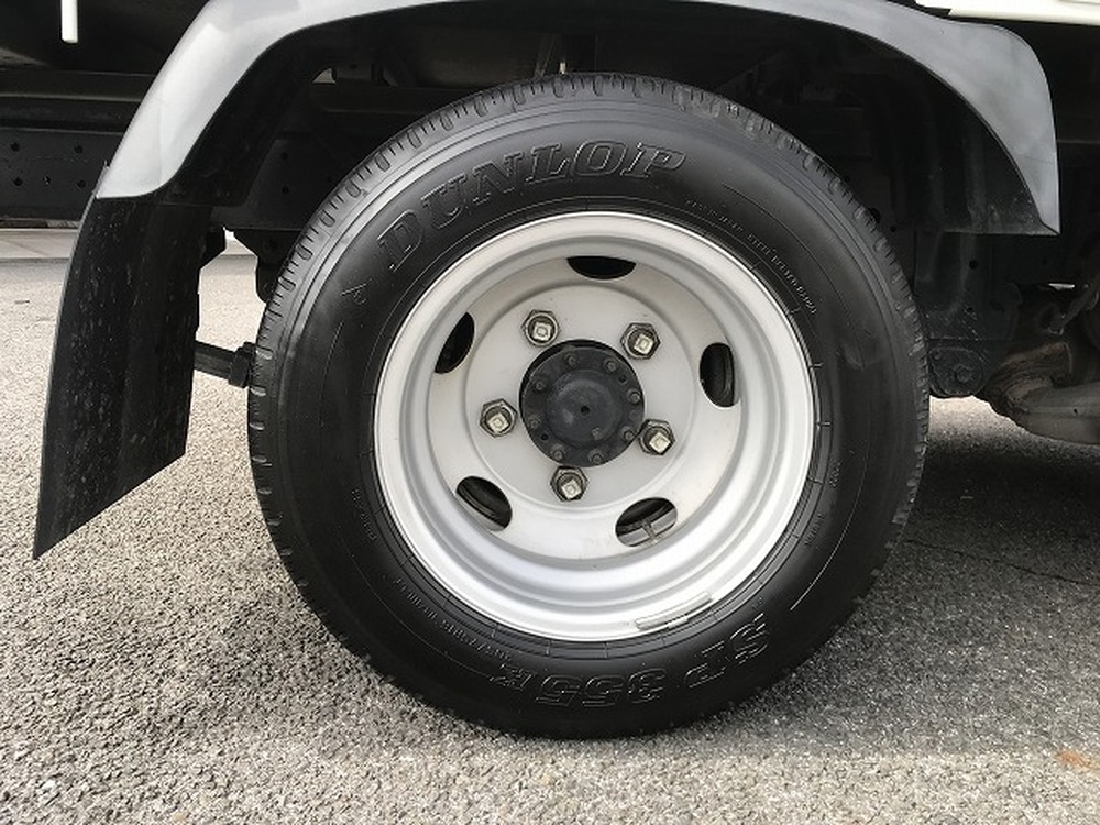 日野　デュトロ