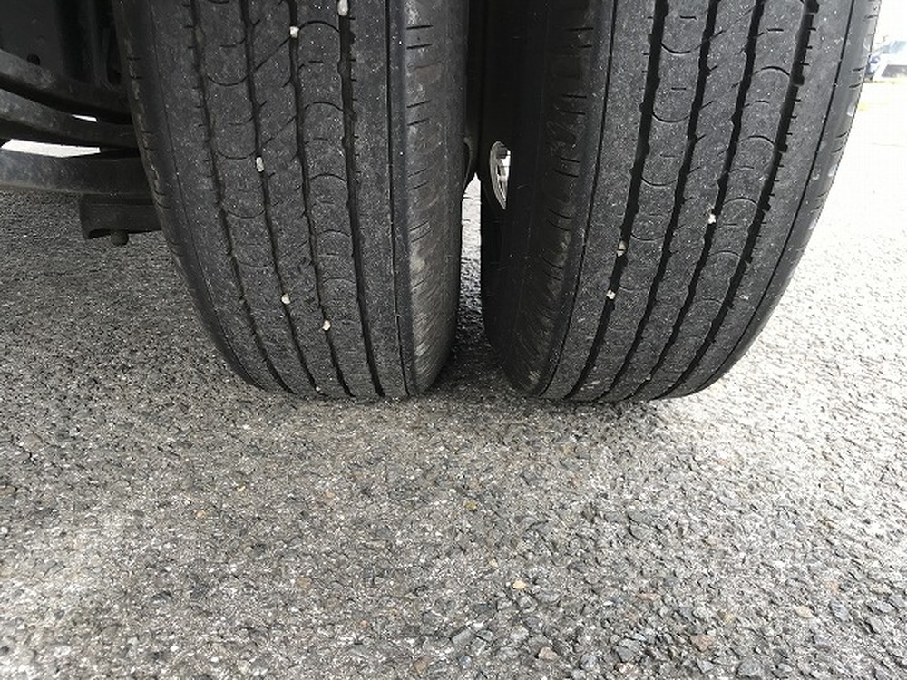 日野　デュトロ