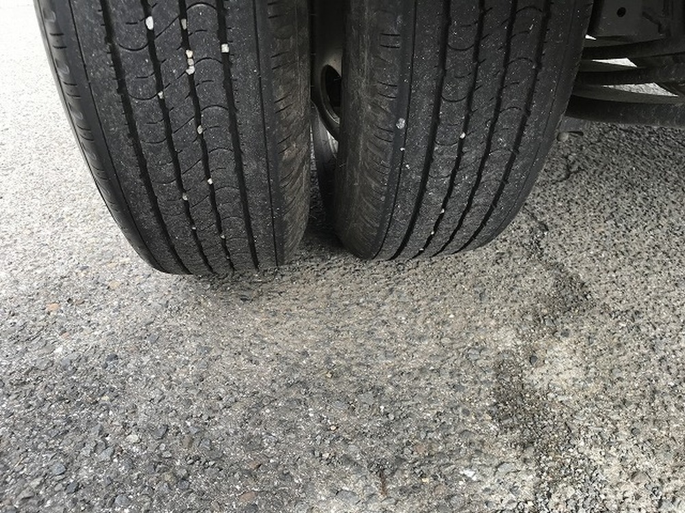 日野　デュトロ