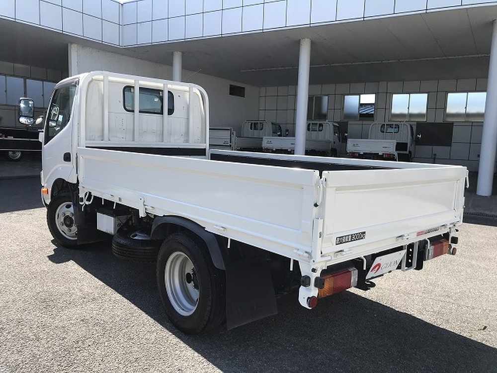日野　デュトロ