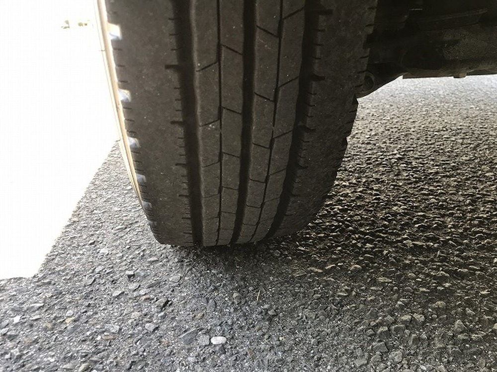 日野　デュトロ