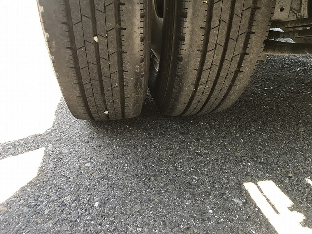 日野　デュトロ