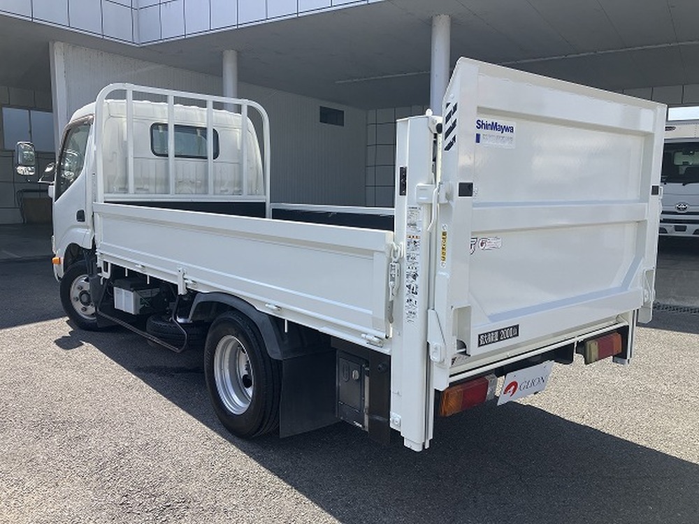 日野　デュトロ