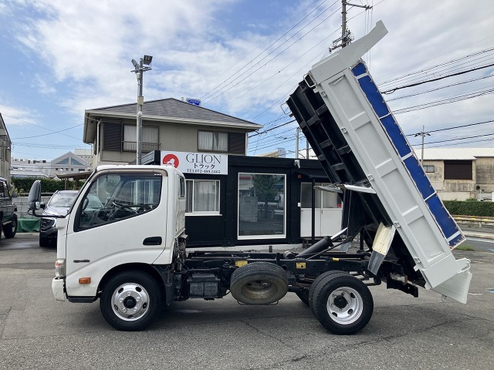 日野　デュトロ