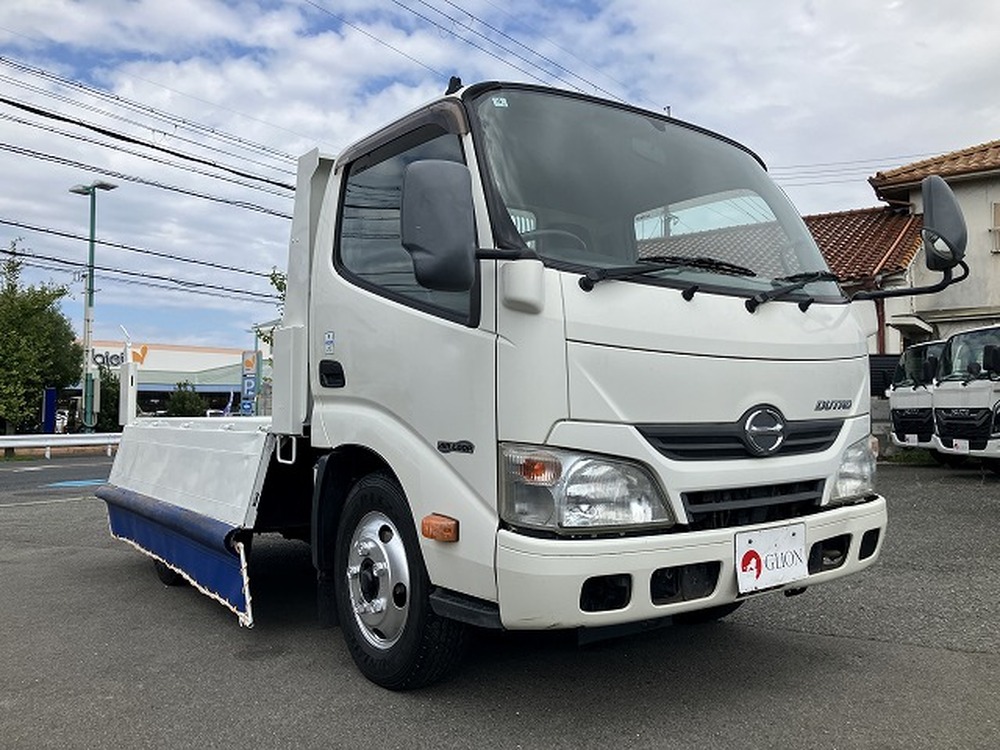 日野　デュトロ