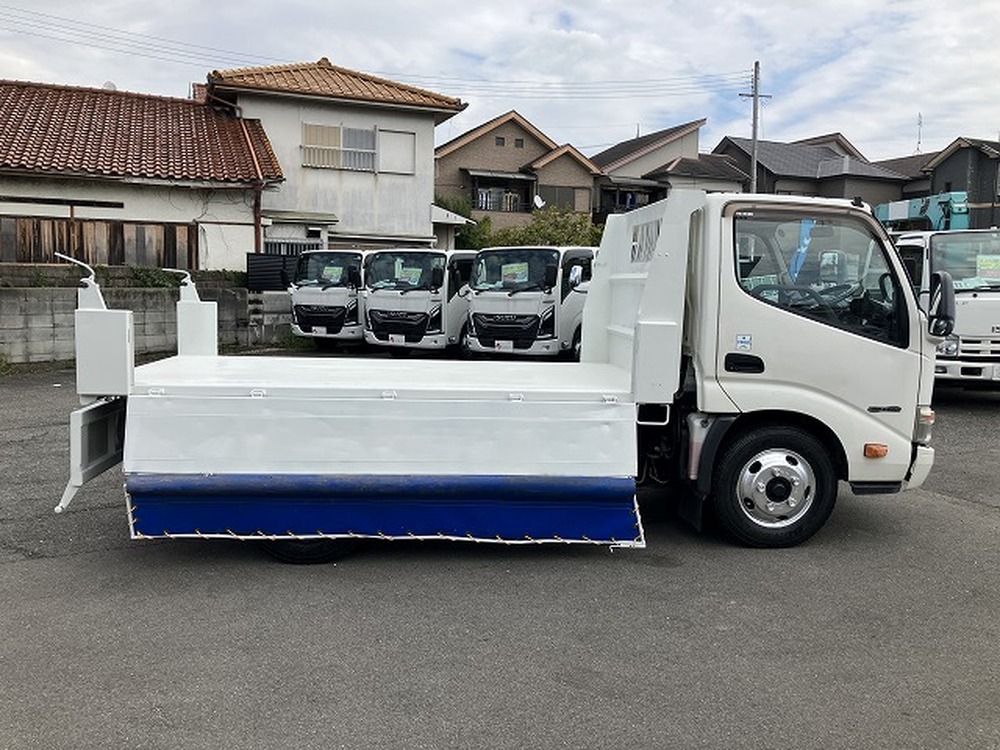 日野　デュトロ