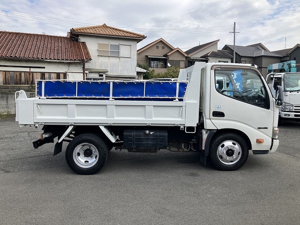 日野　デュトロ