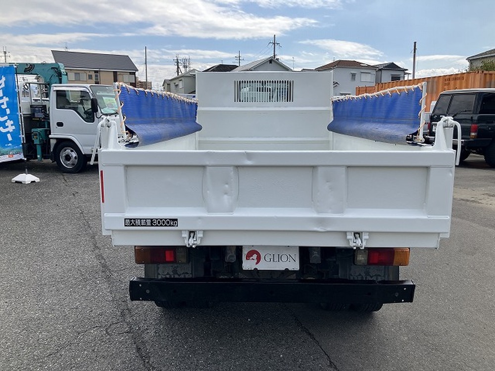 日野　デュトロ