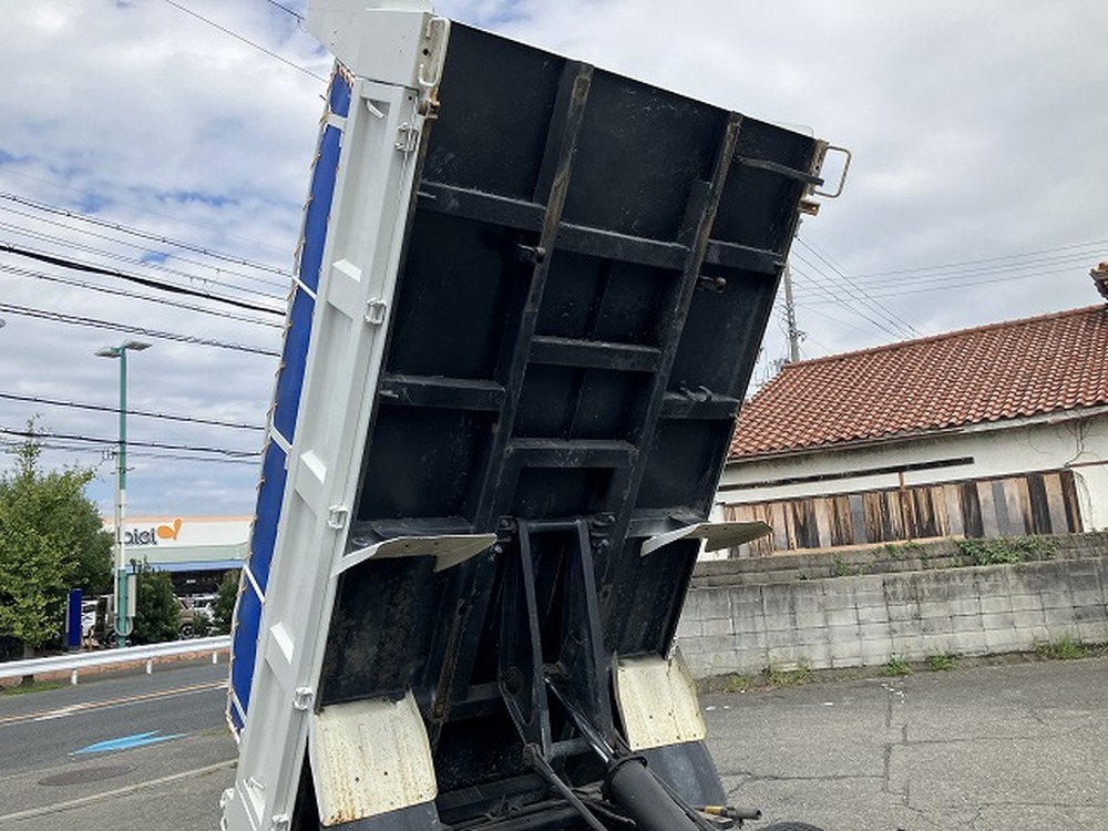 日野　デュトロ