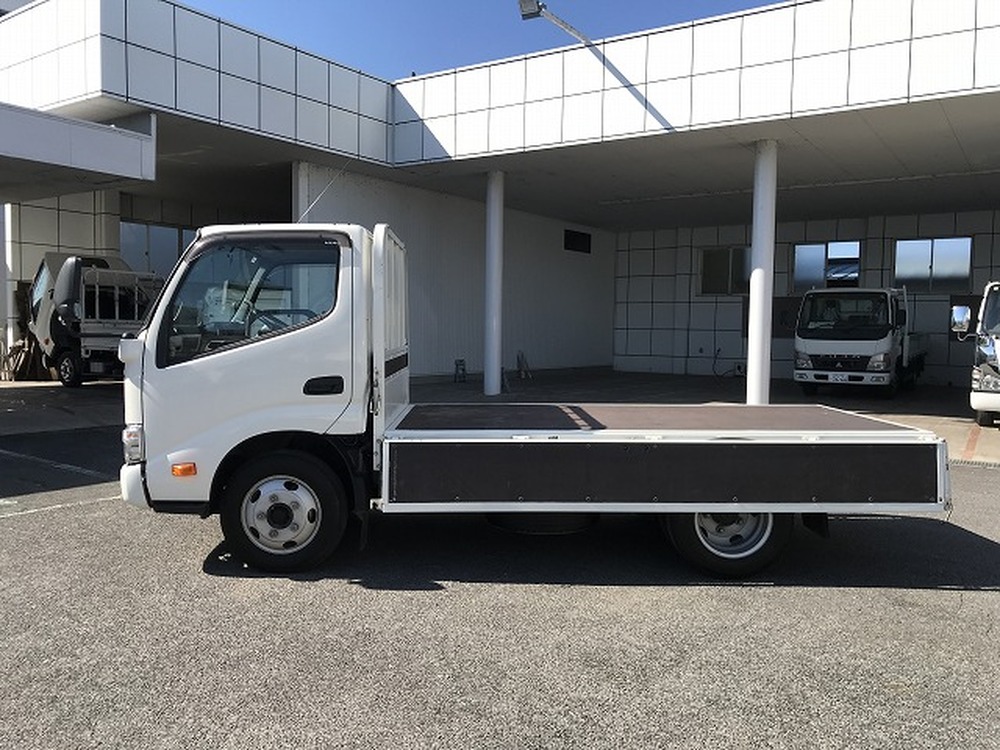 日野　デュトロ