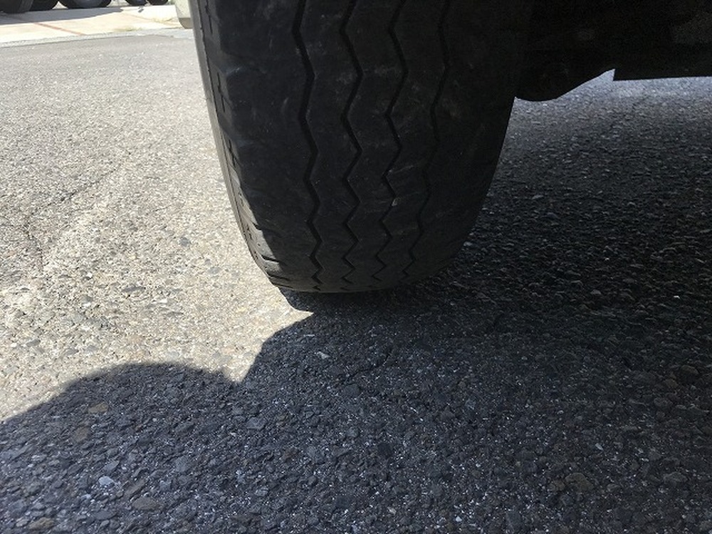 日野　デュトロ