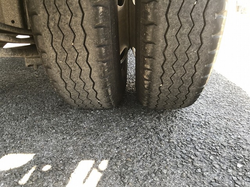 日野　デュトロ