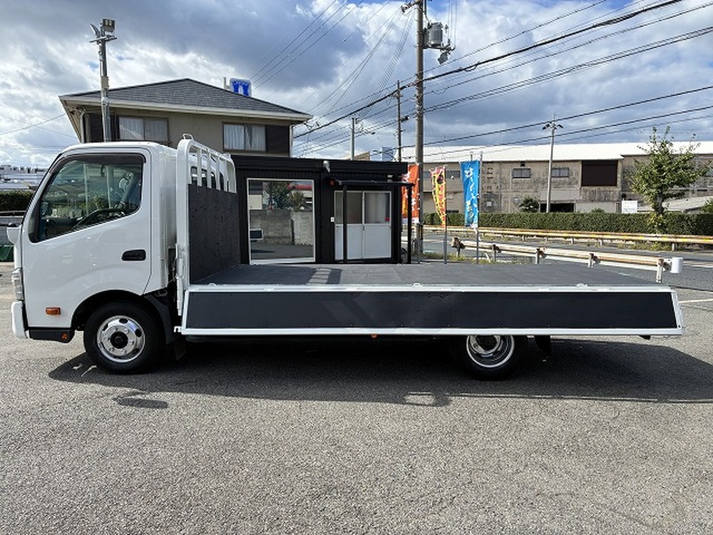 日野　デュトロ
