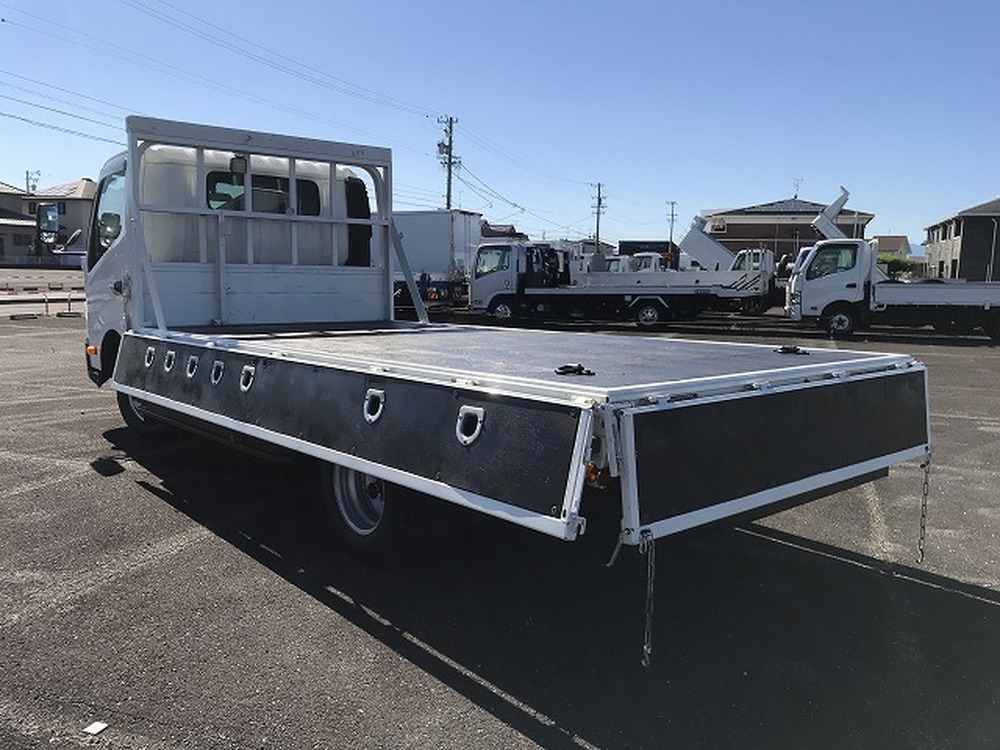 日野　デュトロ