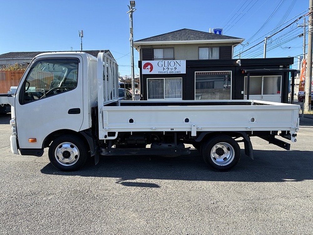日野　デュトロ