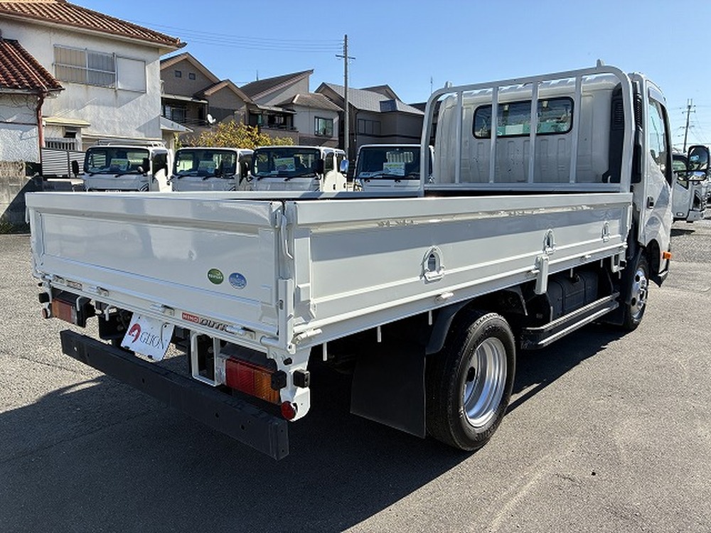 日野　デュトロ