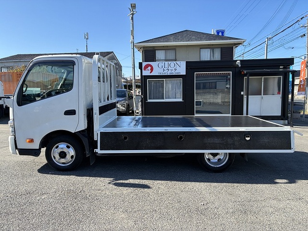 日野　デュトロ