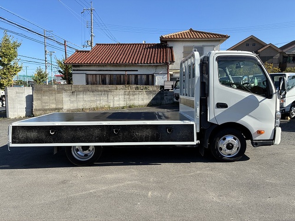 日野　デュトロ