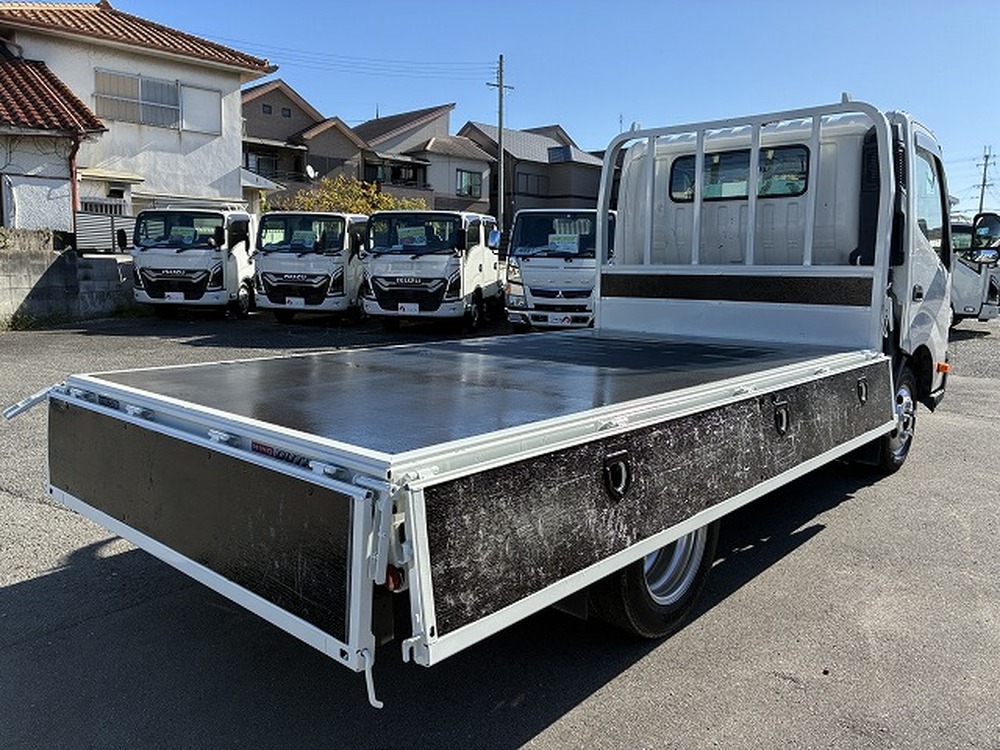 日野　デュトロ