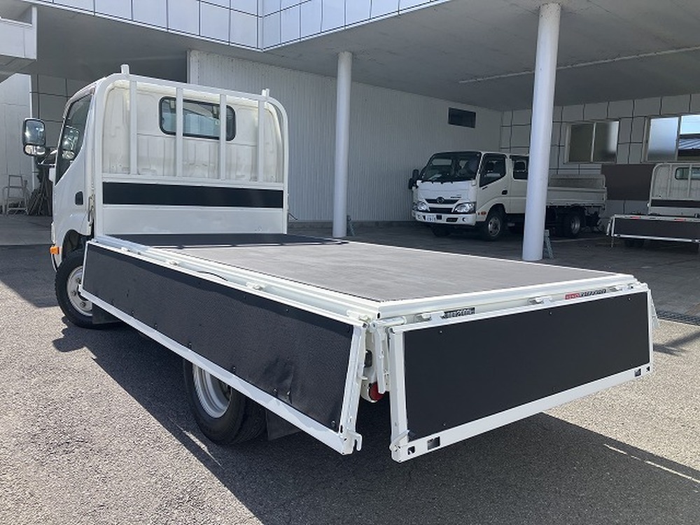 日野　デュトロ