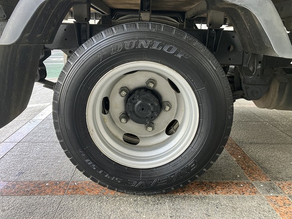 日野　デュトロ
