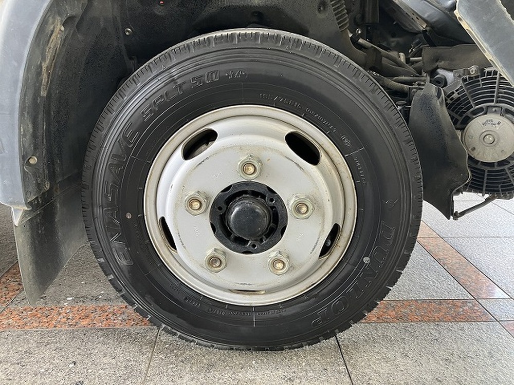 日野　デュトロ