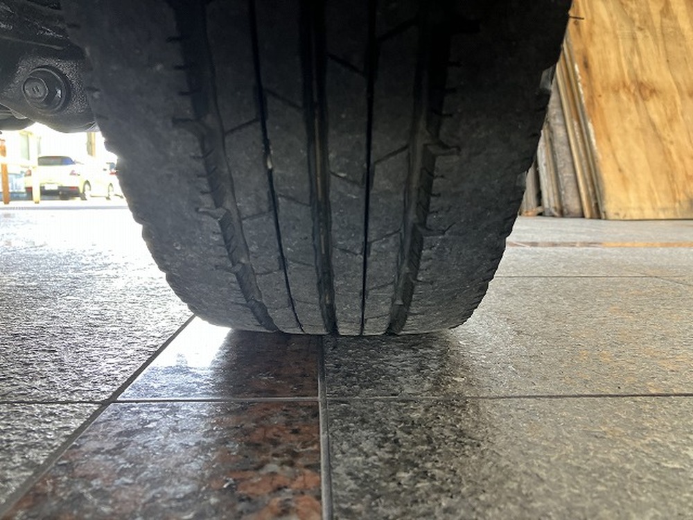 日野　デュトロ