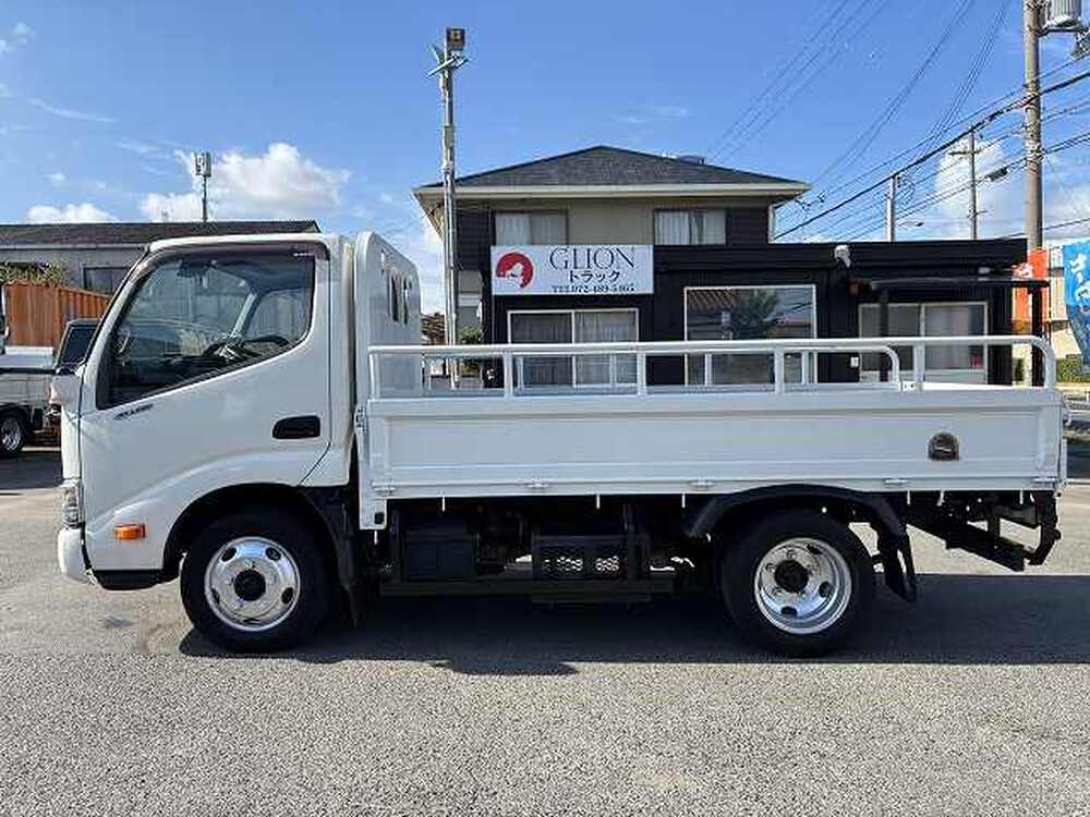 日野　デュトロ