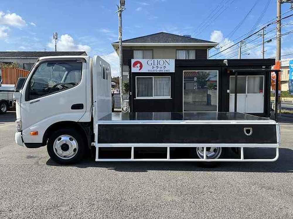 日野　デュトロ