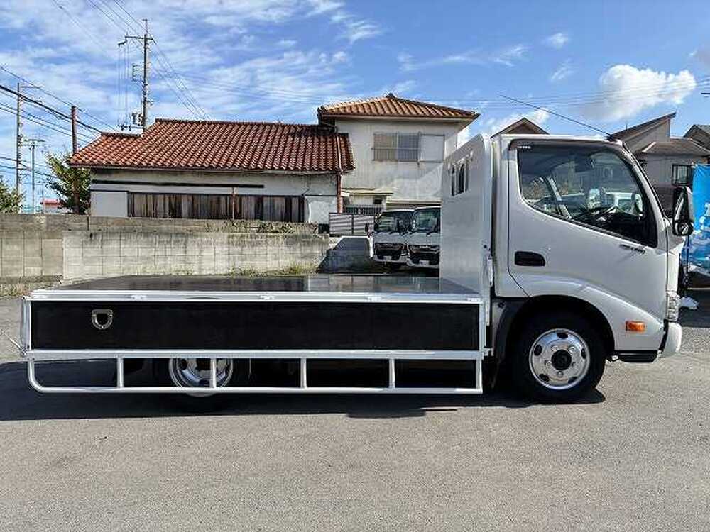 日野　デュトロ
