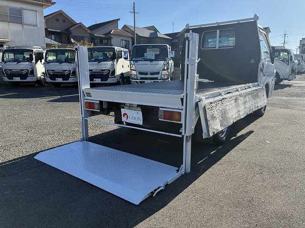日産　バネットトラック