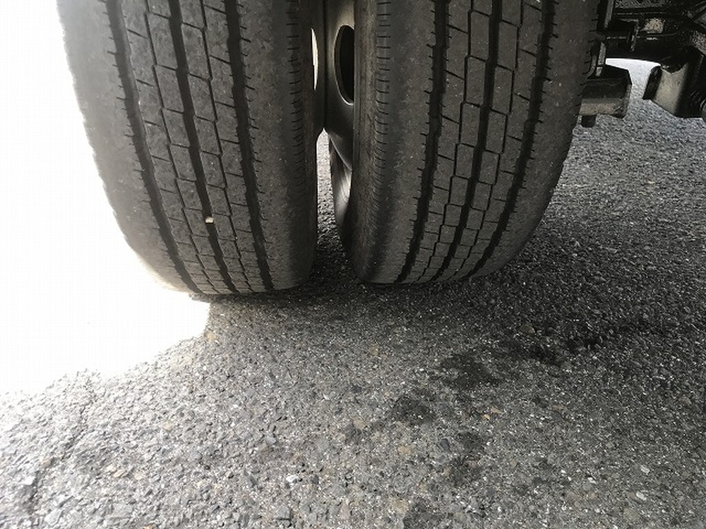 日野　デュトロ