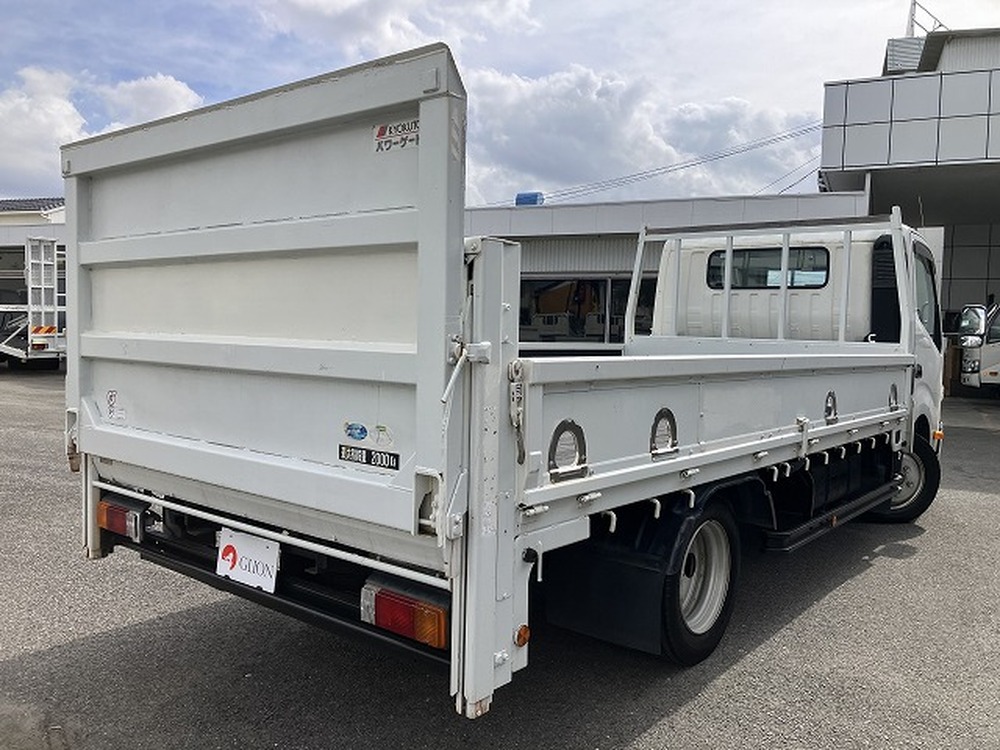 日野　デュトロ