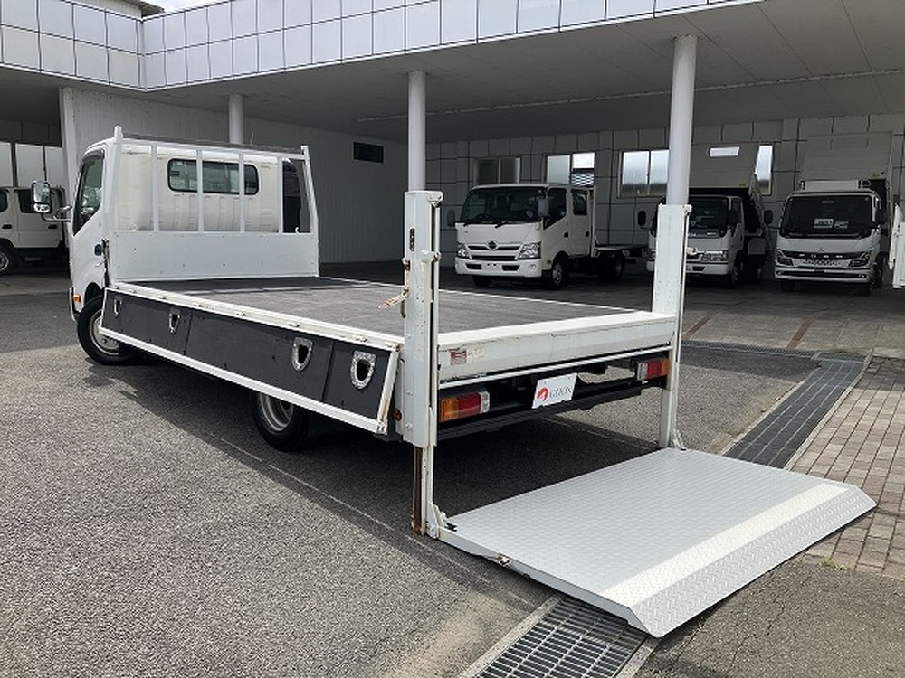 日野　デュトロ