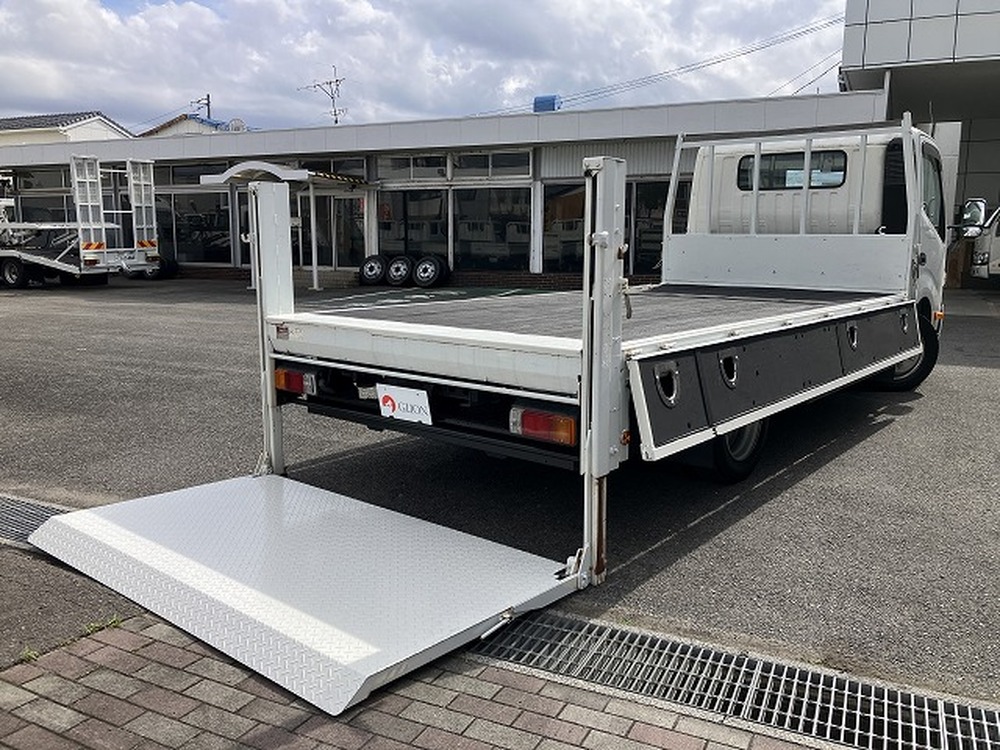 日野　デュトロ