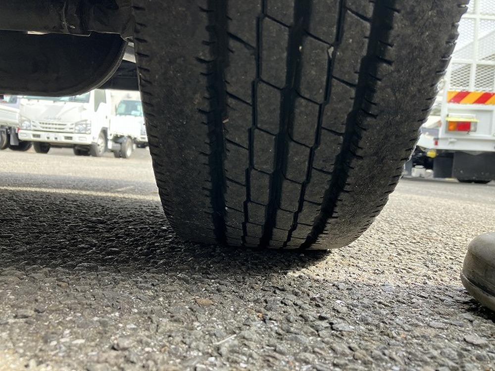 日野　デュトロ